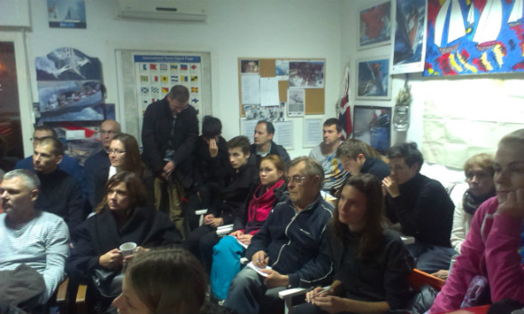 Besplatna škola jedrenja